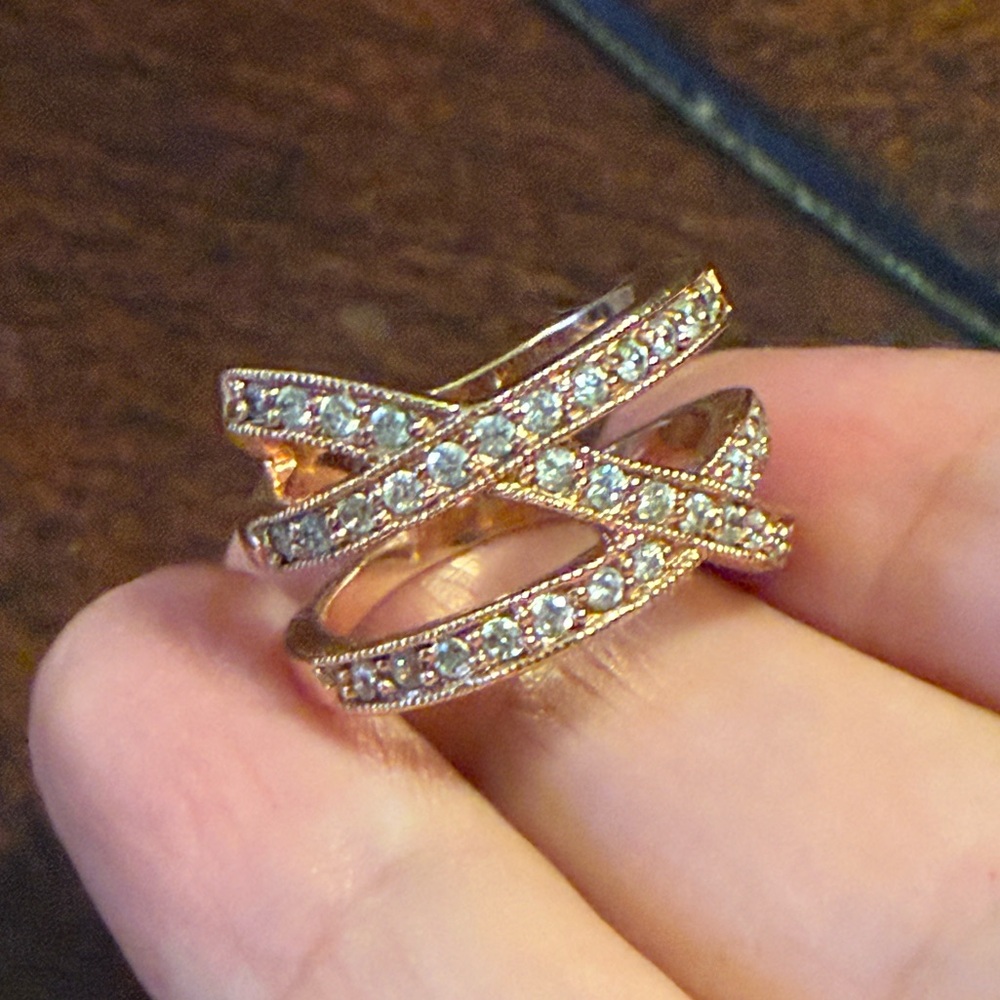 18K gold plated bezel set cubic zirconia ring - Picture 2 of 8